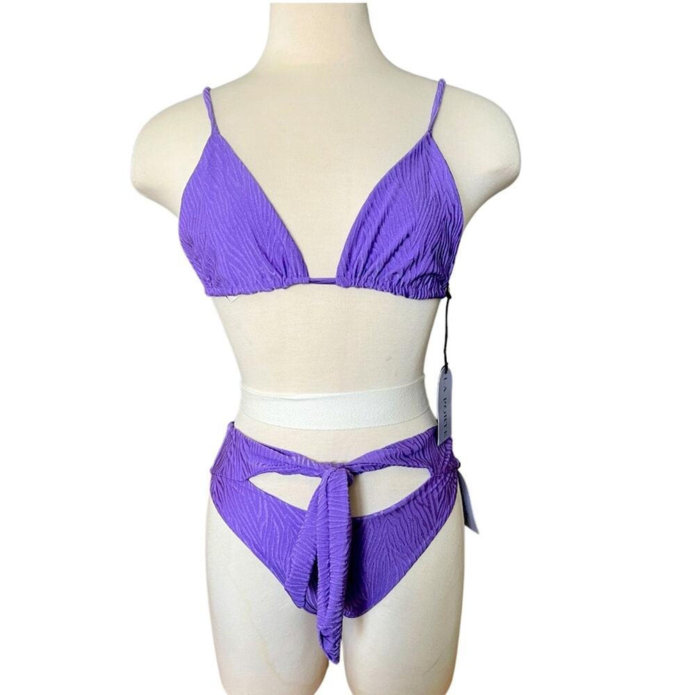 LA PORTE Bikini Set Purple Textured Fabric Size Medium NWT